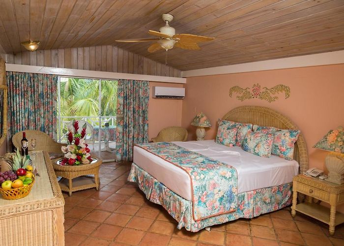 Coco Reef Resort and Spa in Crown Point: Reviews, Deals, and Hotel Rooms on  Hotels.com